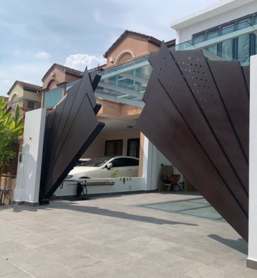 Modern Fan Gate